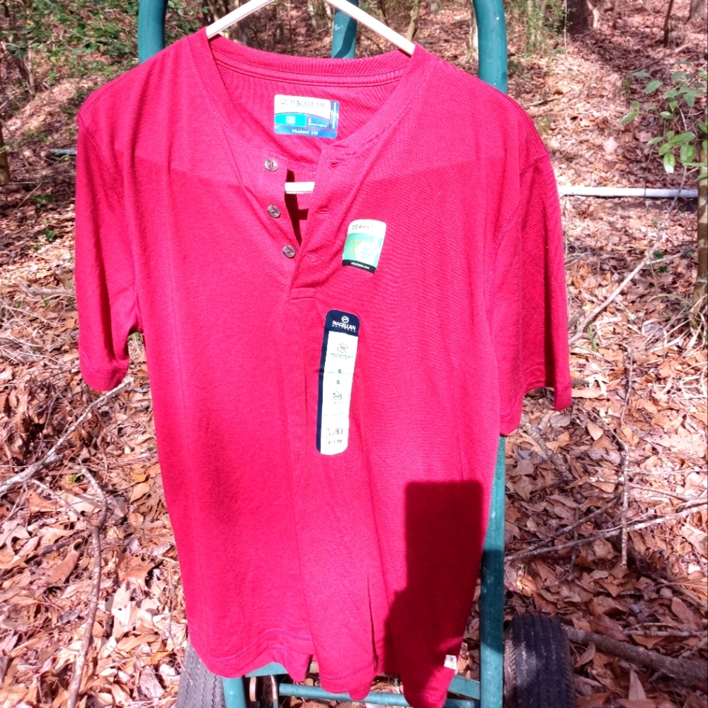 Megallan Outdoor fish gear classic fit T shirt
